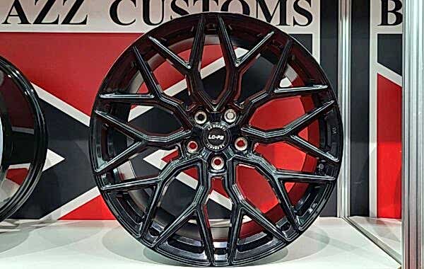 LCP2 schwarz 9×20/10×20/11×20, 5×112/5×114.3/5×120 Preis pro Stück: 549,99€/649,00€/749,00€ 2