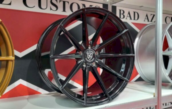 LCP10 schwarz 9×20/10×20/10.5×20/11×20, 5×112/5×114.3/5×115/5×120 Preis pro Stück: 549,99€/649,00€/649,00€/749,00€ 1
