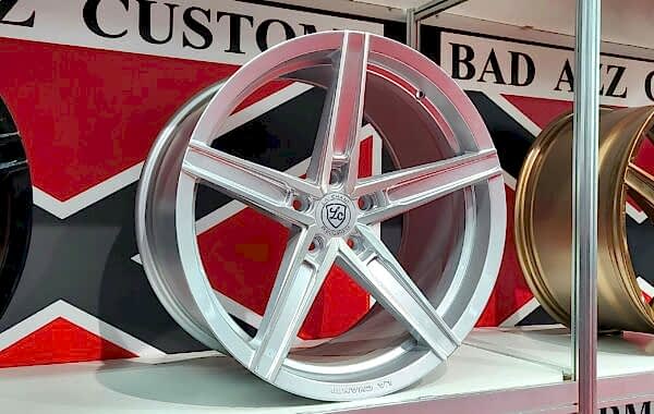 LCP8 silber 9×20/10×20/10.5×20/11×20, 5×112/5×114.3/5×115/5×120 Preis pro Stück: 549,99€/649,00€/649,00€/749,00€ 1