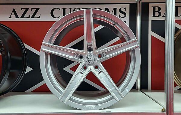 LCP8 silber 9×20/10×20/10.5×20/11×20, 5×112/5×114.3/5×115/5×120 Preis pro Stück: 549,99€/649,00€/649,00€/749,00€ 2